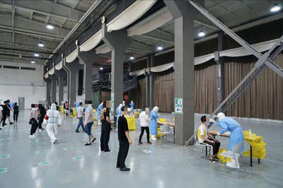 朝阳区高效推进核酸检测采样，餐饮服务行业积极配合筑牢防疫防线